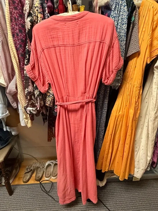 XiRENA Cate Dress Coral Pink Button-Front Maxi Dress - Picture 4 of 6